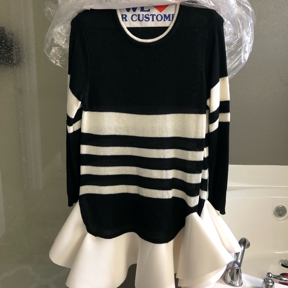 Super cute black and white top by Hot Ping direct from Korea.